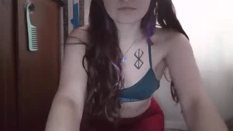 Snapshot of lulupixxx chatting on February 19, 2025, 8:10 pm Connie online show from February 19, 2025, 8:10 pm