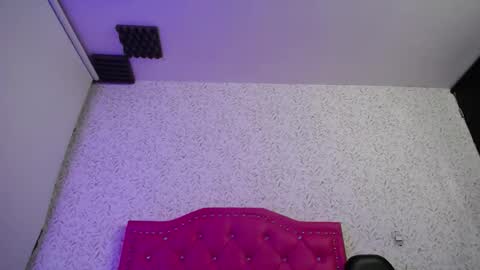 Snapshot of luly_blue chatting on October 15, 2025, 4:12 am Luly online show from October 15, 2025, 4:12 am