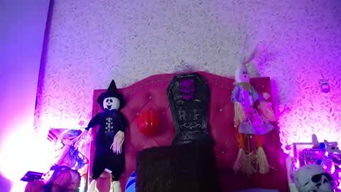 Snapshot of luly_blue chatting on October 24, 2025, 10:28 pm Luly online show from October 24, 2025, 10:28 pm