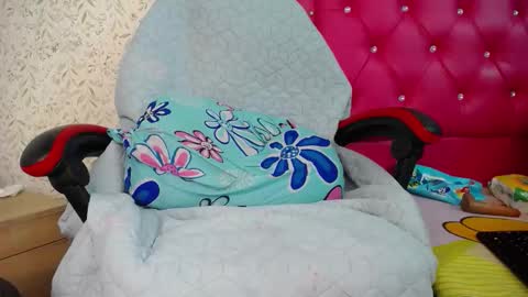 Snapshot of luly_blue chatting on November 29, 2025, 4:10 pm Luly online show from November 29, 2025, 4:10 pm