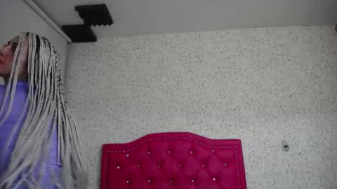 Snapshot of luly_blue chatting on December 16, 2025, 4:17 am Luly online show from December 16, 2025, 4:17 am