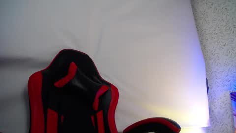 Snapshot of luly_blue chatting on December 23, 2025, 3:04 am Luly online show from December 23, 2025, 3:04 am