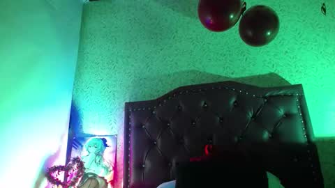 Snapshot of luly_blue chatting on February 19, 2026, 2:40 am Luly online show from February 19, 2026, 2:40 am