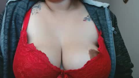 LUMI     online show from February 15, 2025, 2:04 am