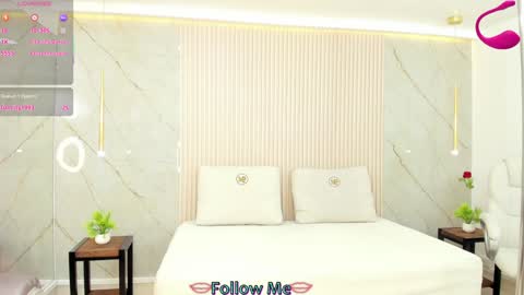 Snapshot of luminous__queen chatting on February 9, 2025, 2:06 am luminous__queen online show from February 9, 2025, 2:06 am