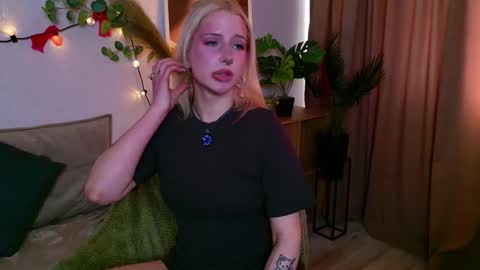 Snapshot of lumlue chatting on March 13, 2026, 1:18 pm Nora online show from March 13, 2026, 1:18 pm