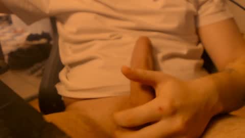 lumpie2508 online show from December 5, 2024, 12:08 am