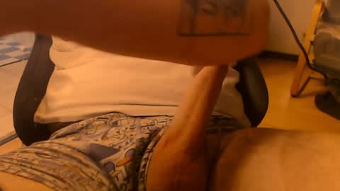 lumpie2508 online show from December 20, 2024, 11:37 pm