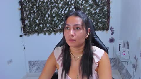 Luna  online show from October 11, 2025, 8:29 pm