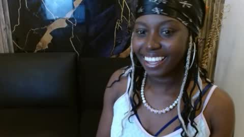 luna253951 online show from May 18, 2026, 7:20 pm