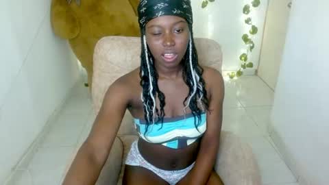 luna253951 online show from May 28, 2026, 2:03 pm