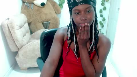 luna253951 online show from May 29, 2026, 5:44 pm
