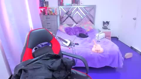 luna_analya online show from January 19, 2026, 1:15 pm