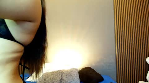 Snapshot of luna_and_banji chatting on September 19, 2025, 9:15 pm luna and banji online show from September 19, 2025, 9:15 pm