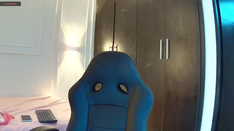 Snapshot of luna_and_banji chatting on October 7, 2025, 9:23 pm luna and banji online show from October 7, 2025, 9:23 pm