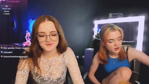 luna_berryy online show from January 24, 2025, 11:56 pm