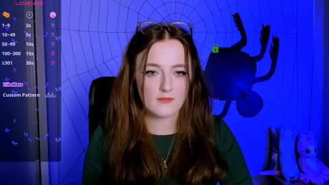 luna_berryy online show from October 29, 2025, 8:43 pm