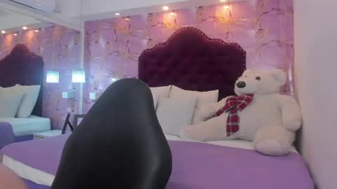 Luna Bloom online show from May 9, 2026, 5:34 am