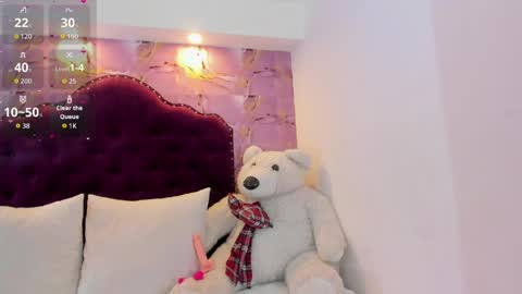 Luna Bloom online show from May 20, 2026, 5:02 am