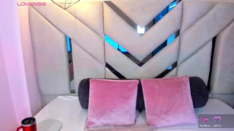  Luna  online show from January 7, 2026, 2:58 am