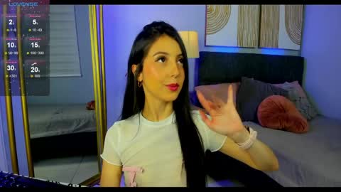 Snapshot of luna_celeeste_ chatting on April 24, 2026, 5:37 pm Luna online show from April 24, 2026, 5:37 pm