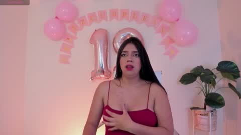 luna_cute14 online show from February 20, 2026, 8:31 pm