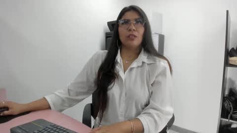 luna  online show from October 13, 2025, 11:21 am