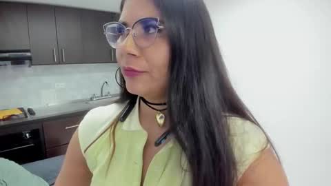 luna  online show from November 13, 2025, 10:58 am