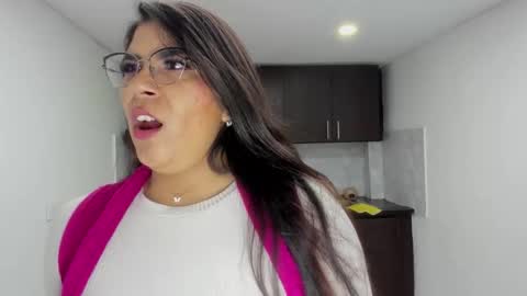 luna  online show from November 18, 2025, 11:14 am