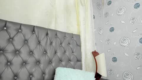 Luna Eva online show from February 26, 2025, 6:00 pm