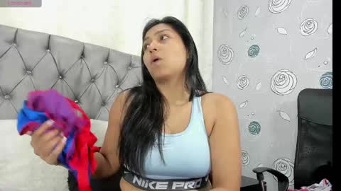 Luna Eva online show from October 10, 2025, 2:38 pm