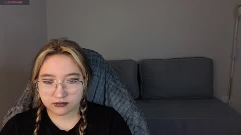 Luna Host online show from April 1, 2026, 2:01 am