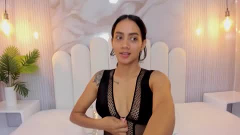 luna_hot_ass online show from November 27, 2025, 7:49 pm