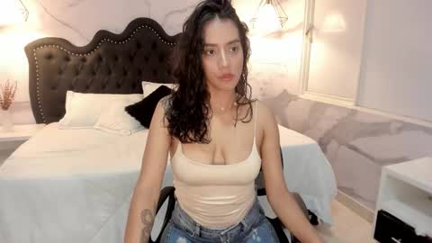 Snapshot of luna_hot_ass chatting on February 8, 2026, 9:18 pm luna_hot_ass online show from February 8, 2026, 9:18 pm