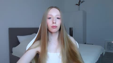 Luna online show from October 28, 2025, 8:11 pm