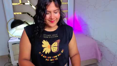 Snapshot of luna_jonez2 chatting on November 6, 2025, 11:11 am Luna Jonez online show from November 6, 2025, 11:11 am