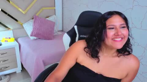 Snapshot of luna_jonez2 chatting on November 24, 2025, 2:17 pm Luna Jonez online show from November 24, 2025, 2:17 pm