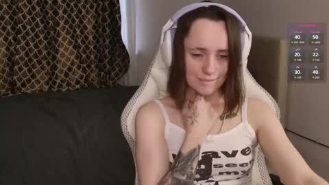 Snapshot of luna_loveeee chatting on October 17, 2025, 5:10 am luna_loveeee online show from October 17, 2025, 5:10 am