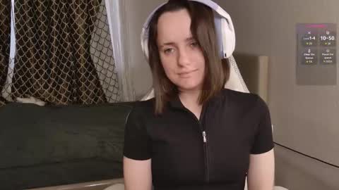 Snapshot of luna_loveeee chatting on October 20, 2025, 4:13 am luna_loveeee online show from October 20, 2025, 4:13 am