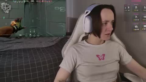 luna_loveeee online show from April 16, 2026, 7:09 am