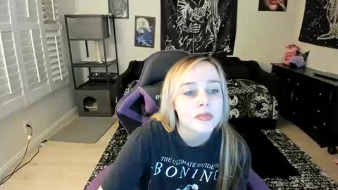 Luna online show from March 18, 2026, 4:26 am