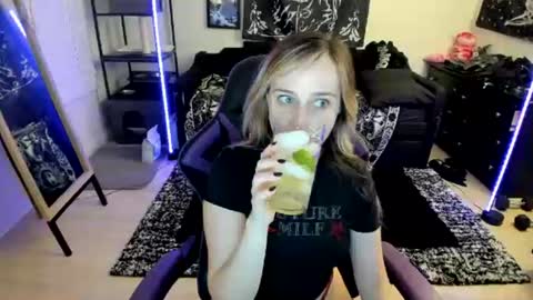 Luna online show from June 29, 2026, 1:01 am
