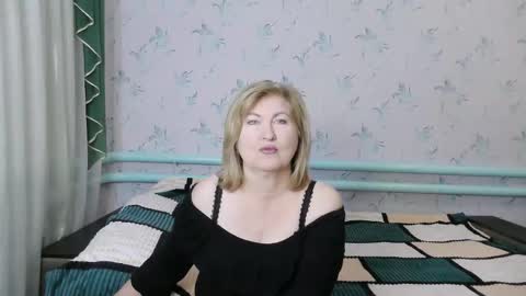 luna_lure11 online show from November 12, 2025, 6:41 pm