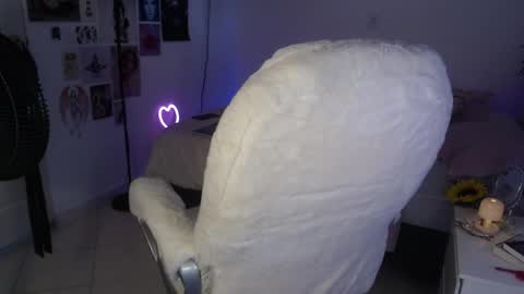 Luna online show from May 23, 2026, 9:52 pm