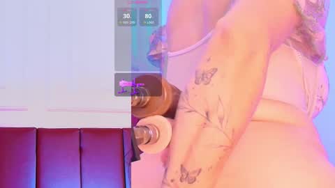 Snapshot of luna_monroe_ chatting on January 18, 2026, 12:31 pm online show from January 18, 2026, 12:31 pm