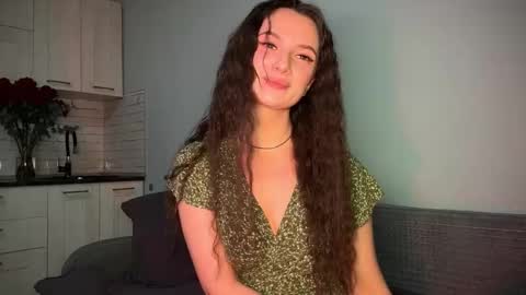 Snapshot of luna_raee chatting on September 29, 2025, 11:04 am luna_raee online show from September 29, 2025, 11:04 am