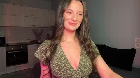 Snapshot of luna_raee chatting on November 11, 2025, 1:11 pm luna_raee online show from November 11, 2025, 1:11 pm