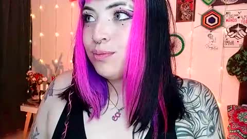 MISS LUNA  online show from January 5, 2025, 7:07 am