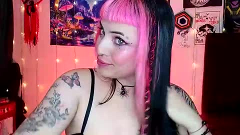 MISS LUNA  online show from February 26, 2025, 2:14 pm