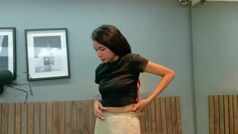 Snapshot of luna_roja25 chatting on November 6, 2025, 1:34 pm LUNA online show from November 6, 2025, 1:34 pm